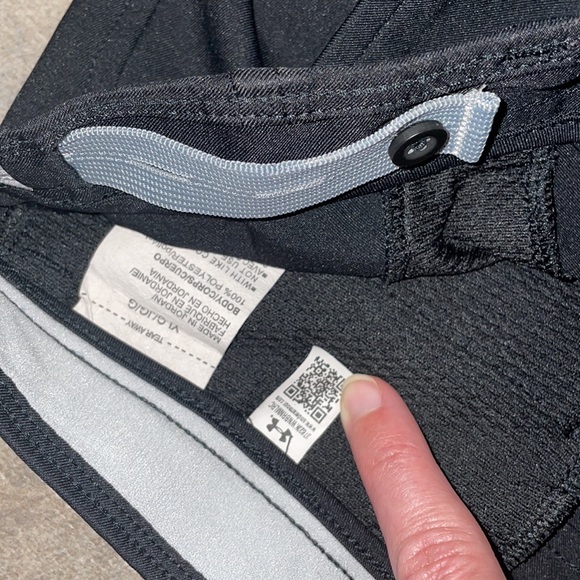 Under Armour Boys Black Matchplay Golf Shorts, Size Youth Large - Picture 3 of 6